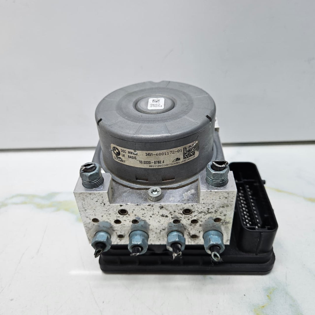 2018 BMW 320i F30 F31 F32 ABS Pump Control Module 6881172 OEM