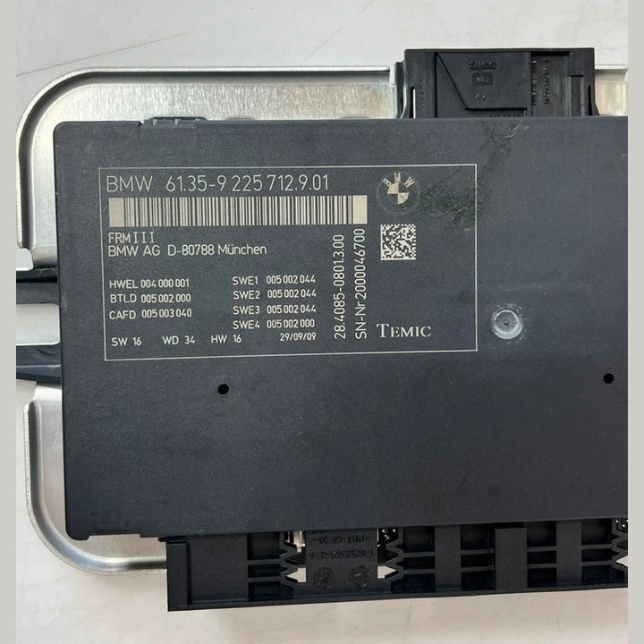 BMW FRM III F01 F02 F04 F07 Xenon Footwell Light Control Module (9225712) – OEM