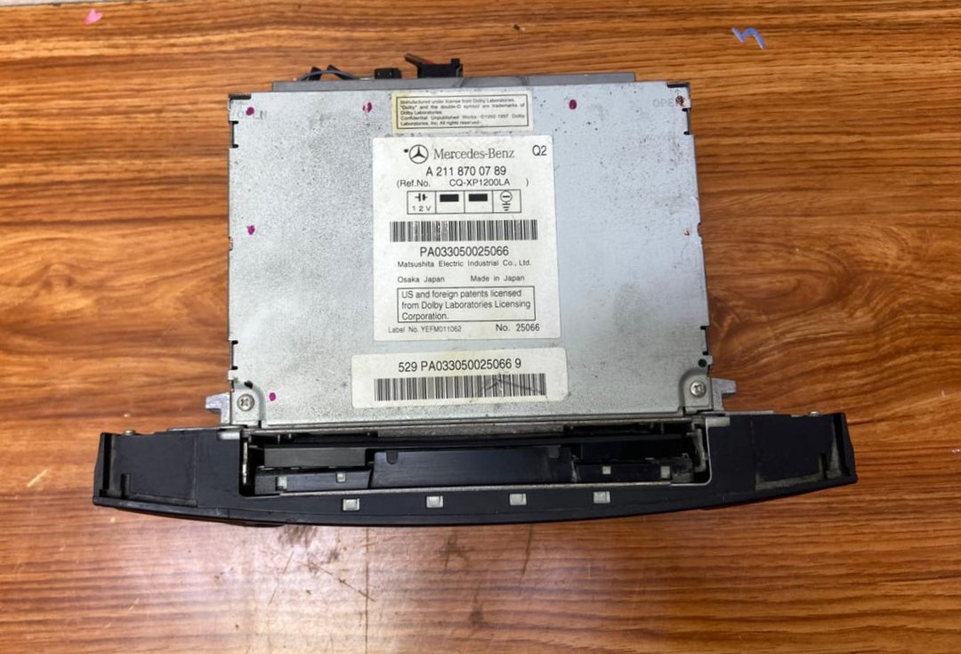 Mercedes-Benz Head Unit CD Player A2118700789 E-Class W211 OEM Radio Audio