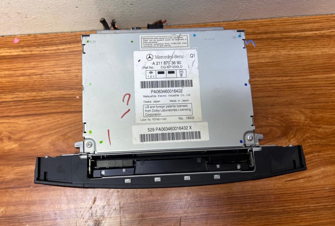 Mercedes-Benz Head Unit CD Player A2118703690 E-Class W211 OEM Radio Audio