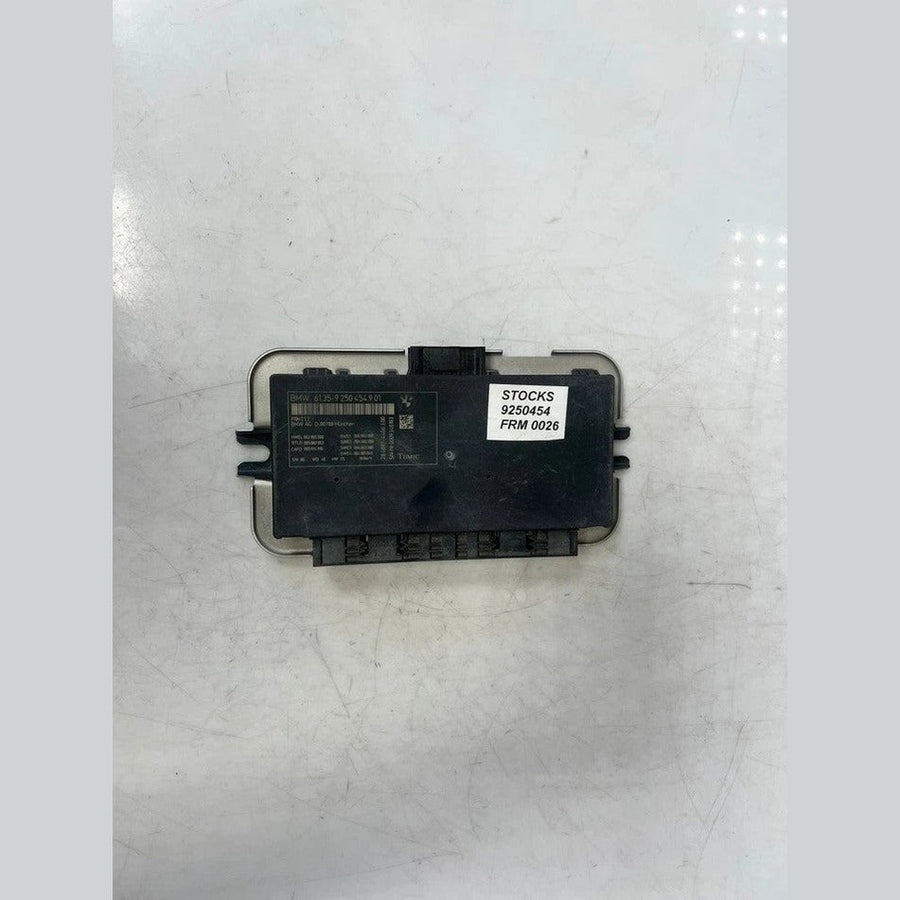 2011–2012 BMW 5 Series F10 F11 FRM3 Footwell Light Control Module (9250454) – OEM