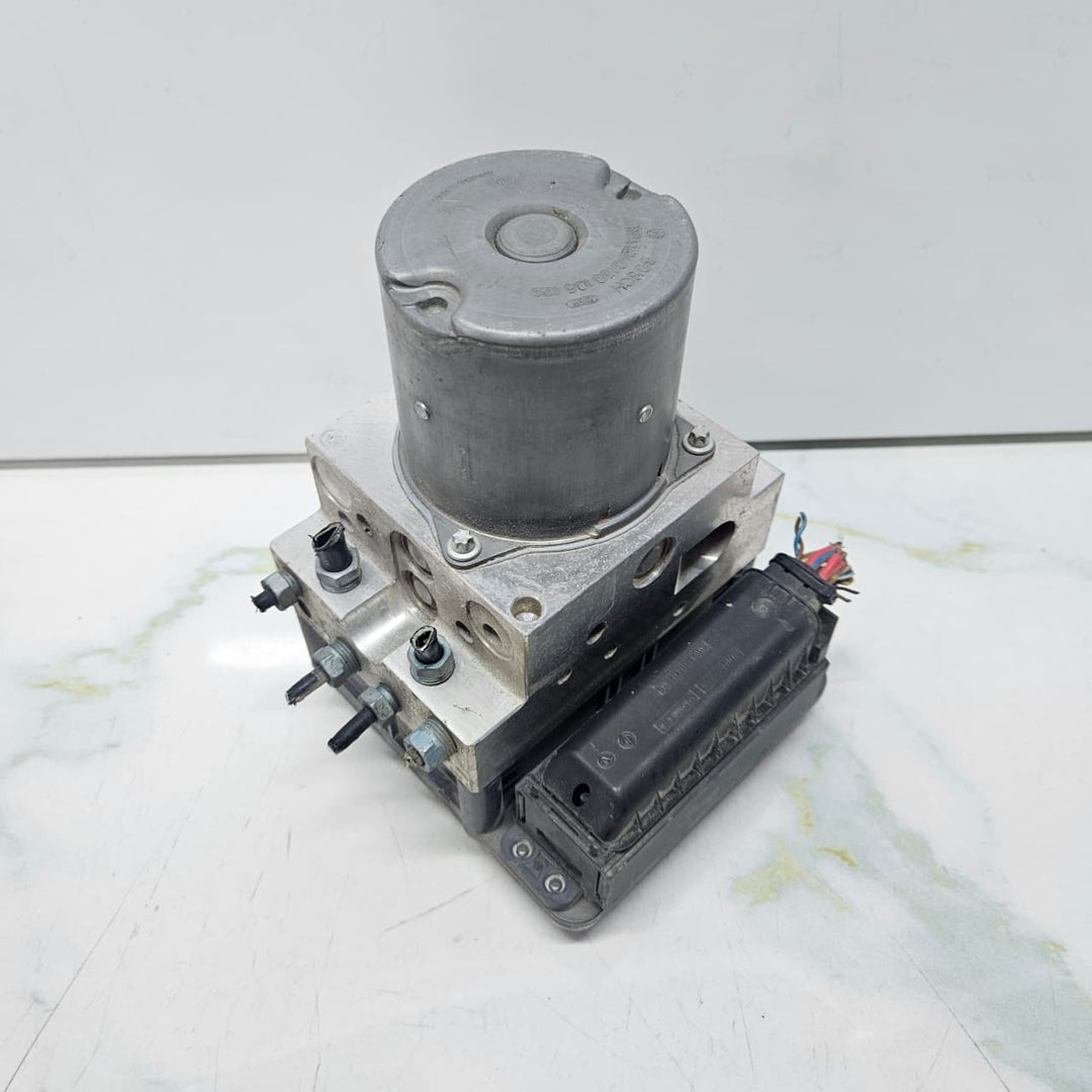 2010-2016 BMW 5 Series F10 F11 528i ABS Hydraulic Pump 6797045