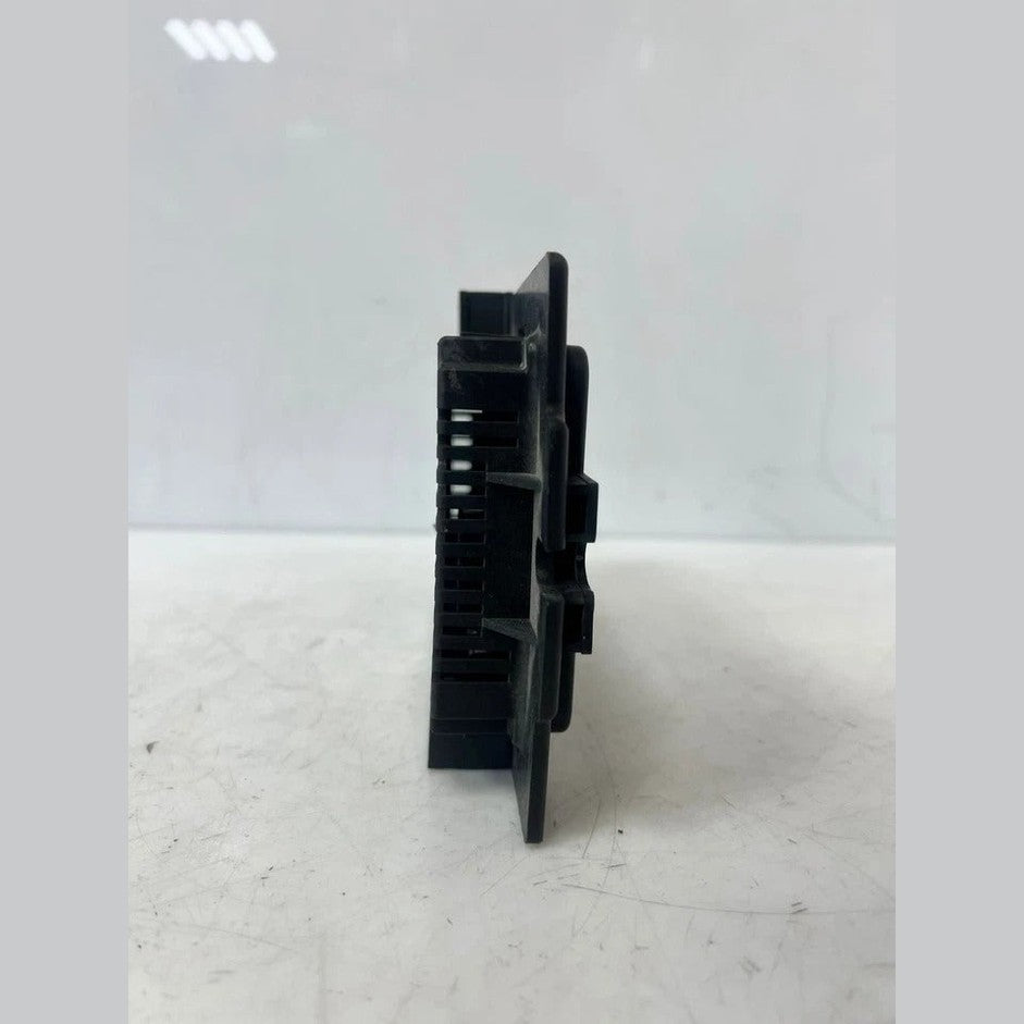2006–2013 BMW E70 X5 FRM3R Footwell Light Control Module (9230432) – OEM