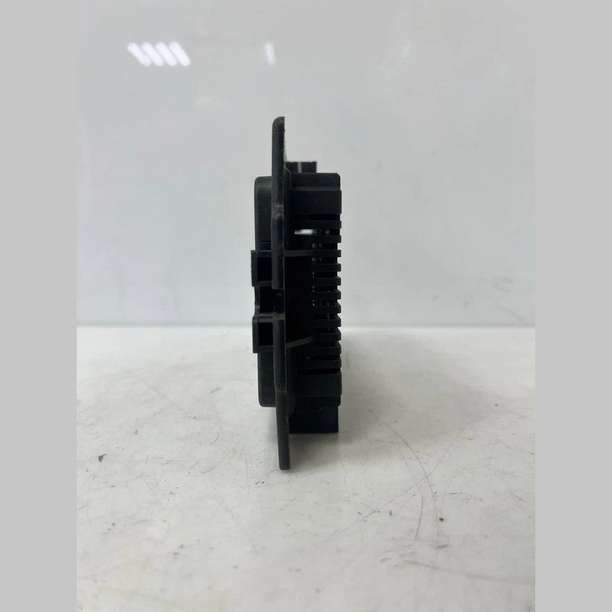 2006–2013 BMW E70 X5 FRM3R Footwell Light Control Module (9230432) – OEM