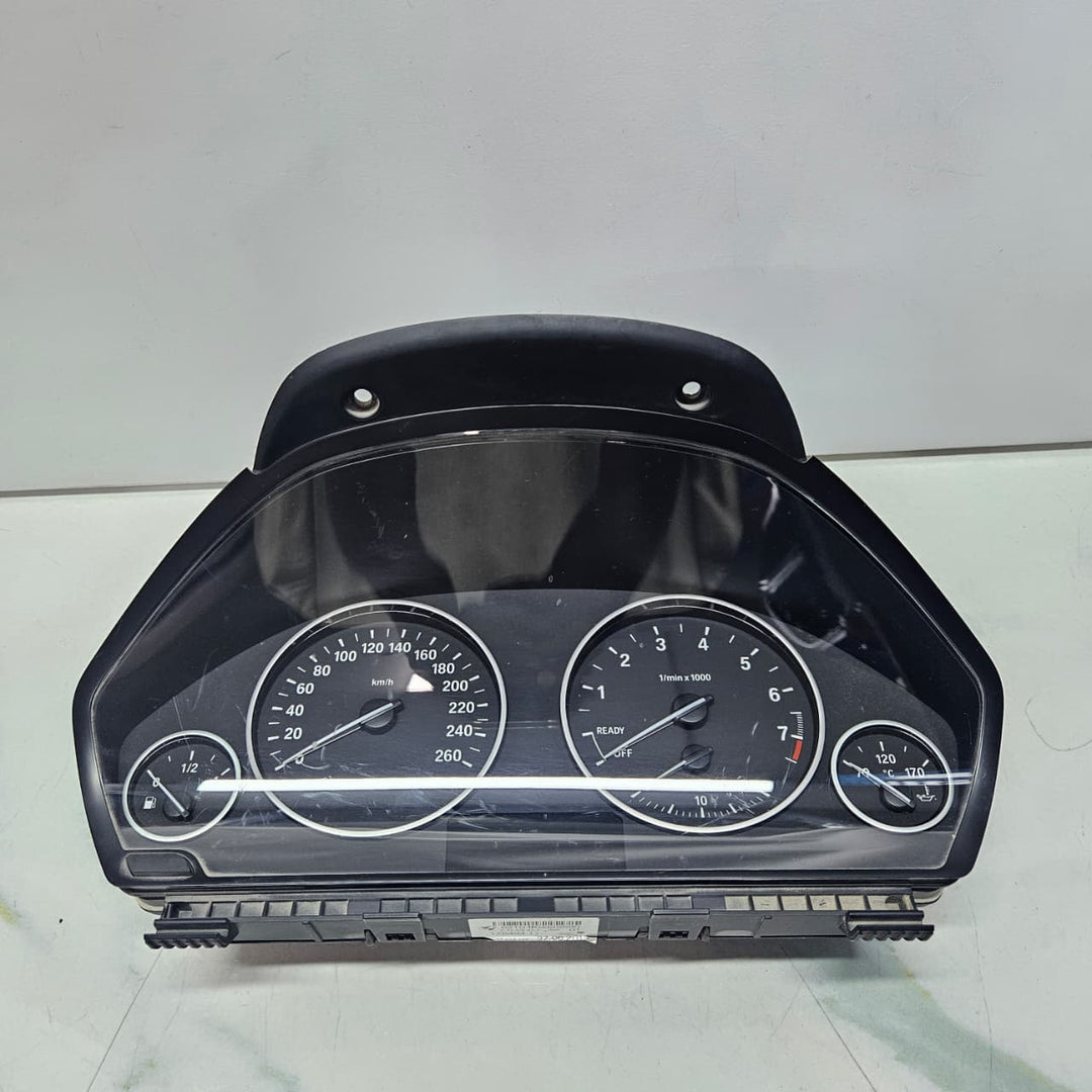 2012-2018 BMW F30 F31 F32 F34 F36 320i Instrument Cluster 9325590