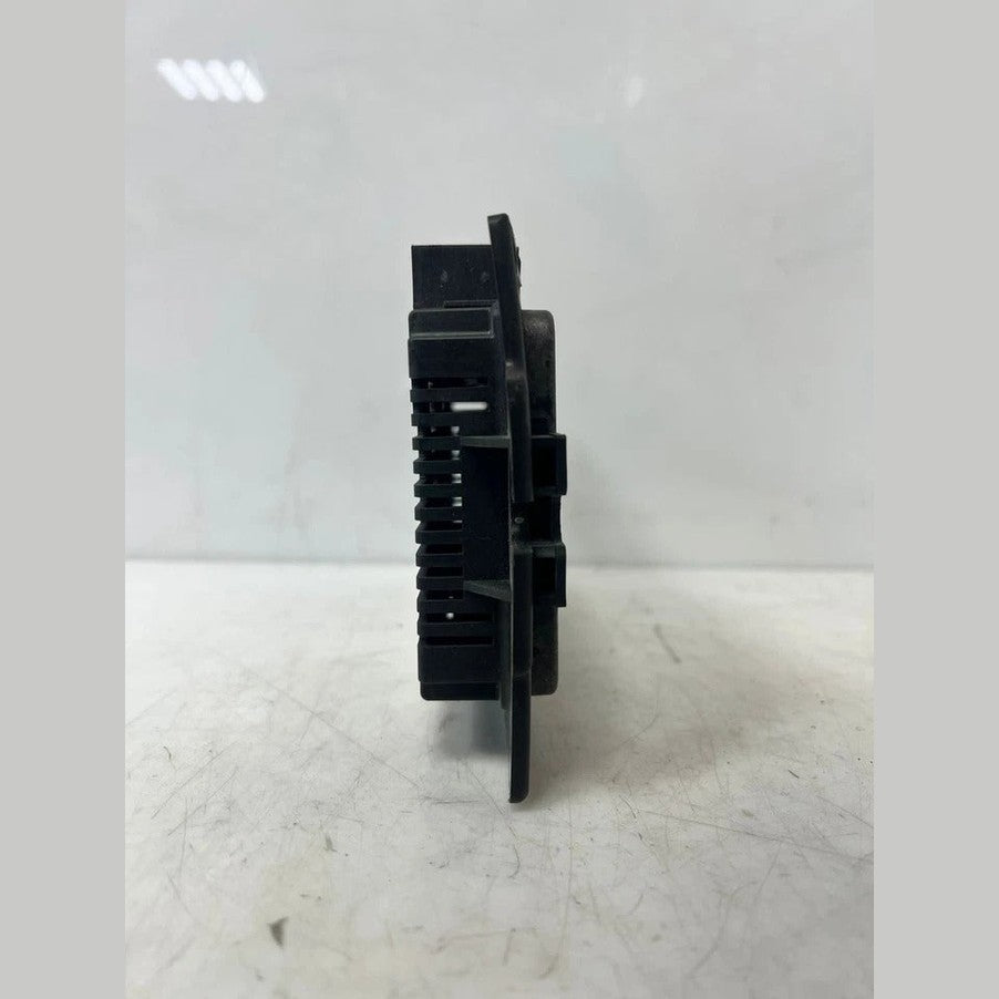 2010–2012 BMW 1 Series E87 / 3 Series E90 E92 E93 / X1 E84 Footwell Light Control Module FRM3 (9286882) – OEM