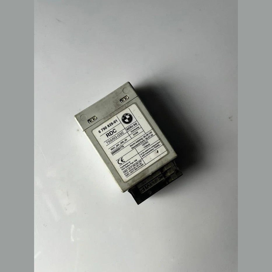 BMW 5 Series 7 Series Tire Pressure Control Unit TPMS Module (6790839) – OEM
