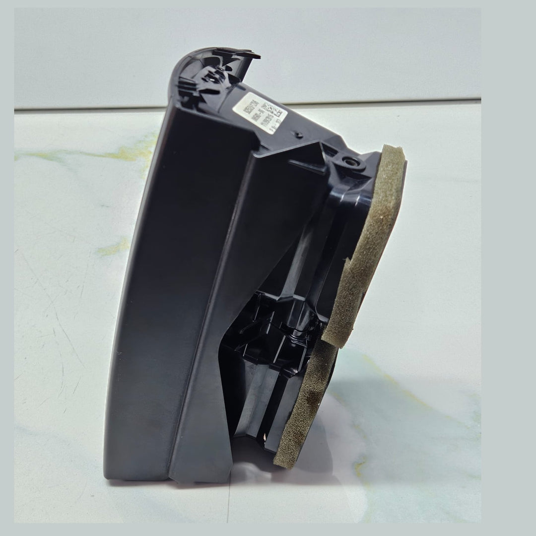 2014-2018 BMW X5 F15 Rear Center Console Air Vent 9252012 OEM used