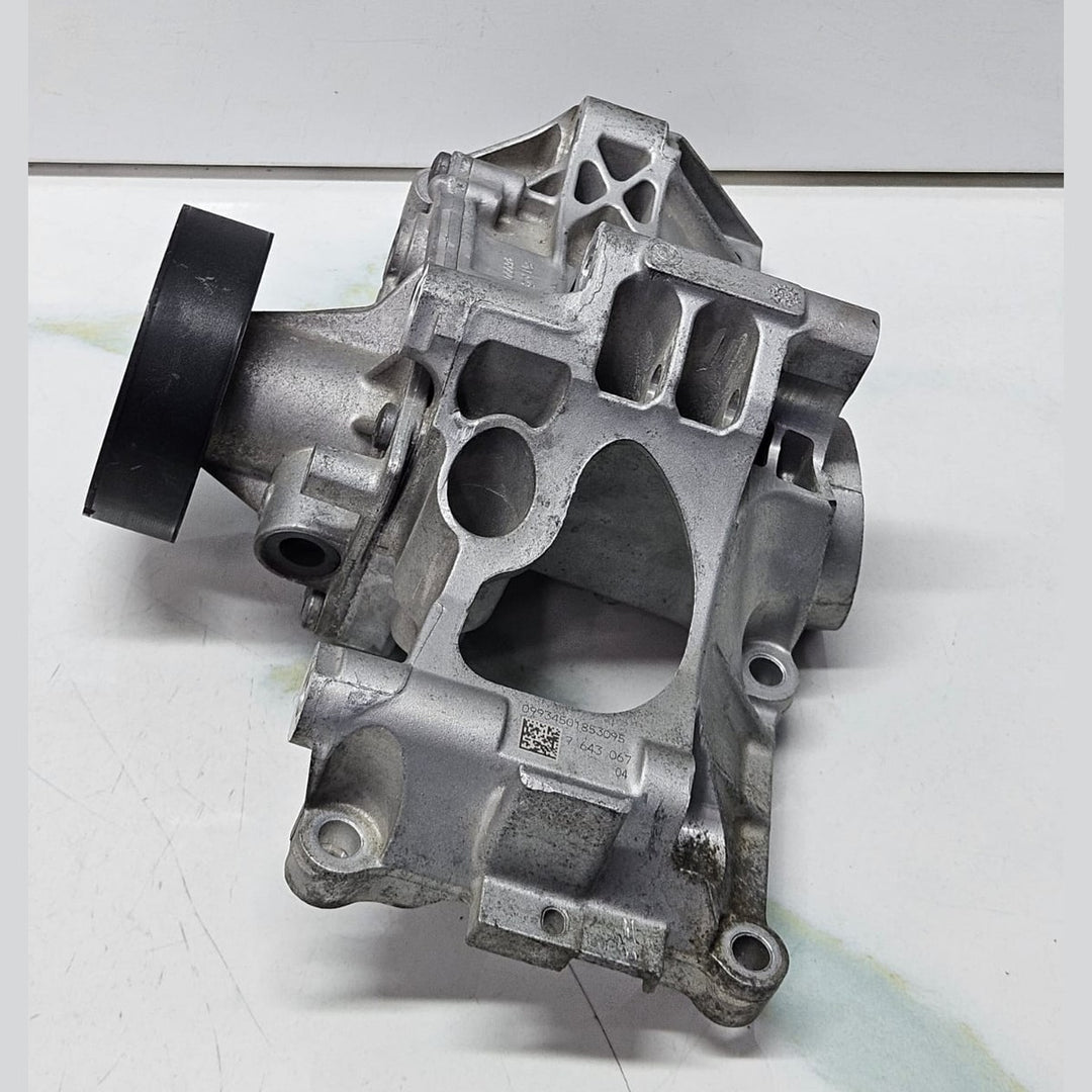 2017-2020 BMW 540i G30 G11 B58 Water Pump With Support 7643067 OEM USED