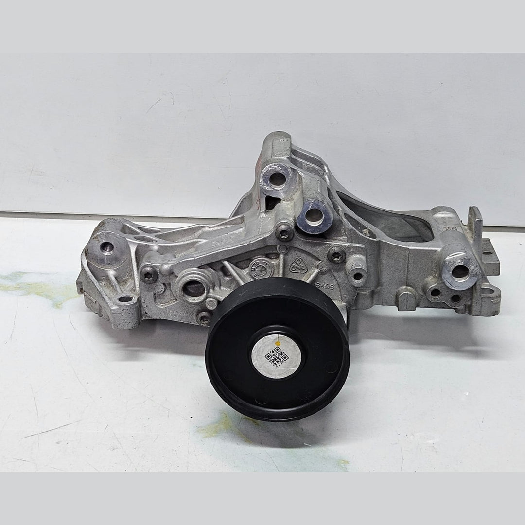 2017-2020 BMW 540i G30 G11 B58 Water Pump With Support 7643067 OEM USED