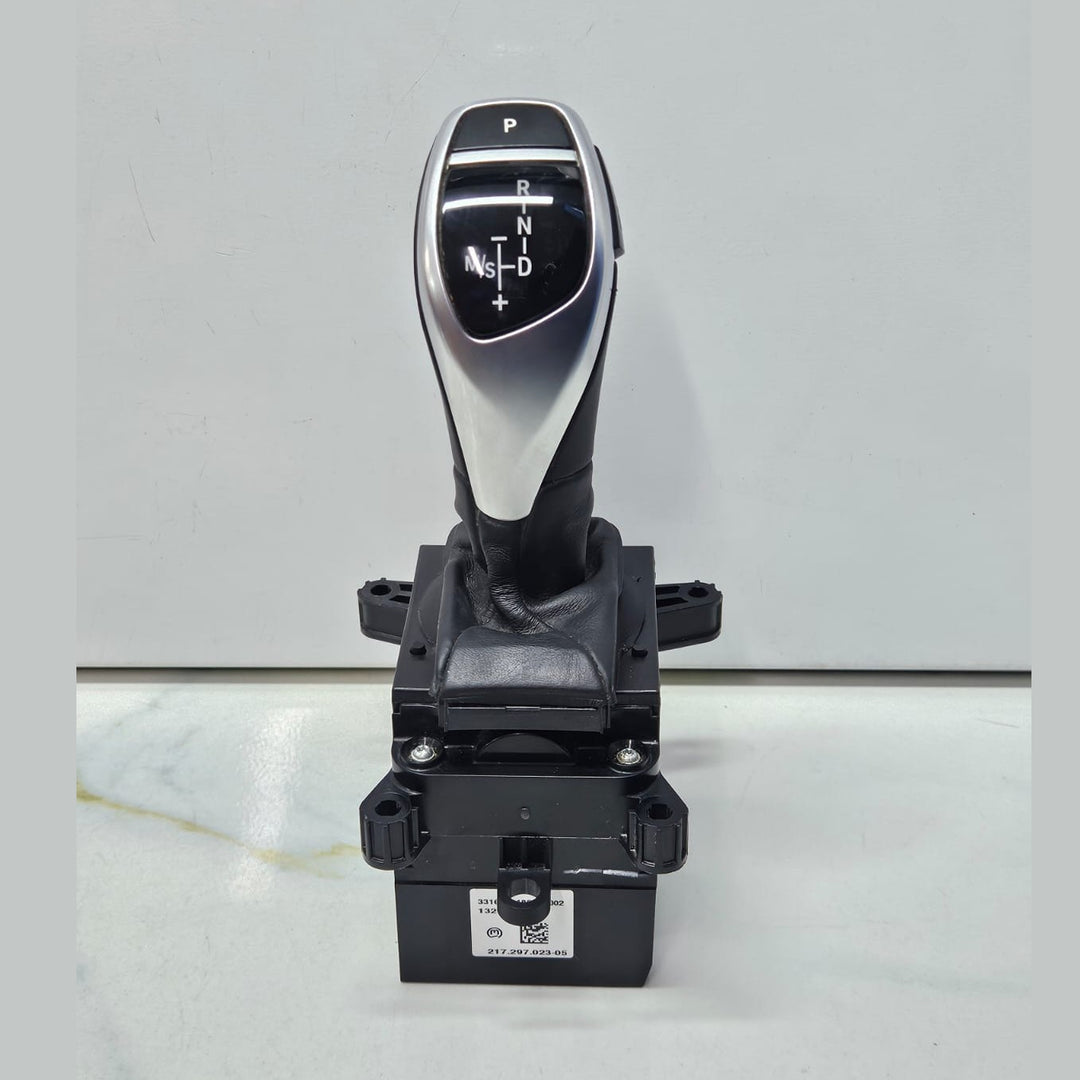 2014-2018 BMW X5 F15 Gear Shift Selector 9384930 RHD OEM USED