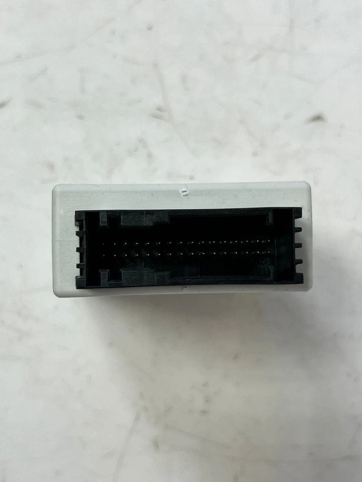 2008–2010 BMW 528i 5 Series E60 E61 Body Control Module BCM (9113064) – OEM