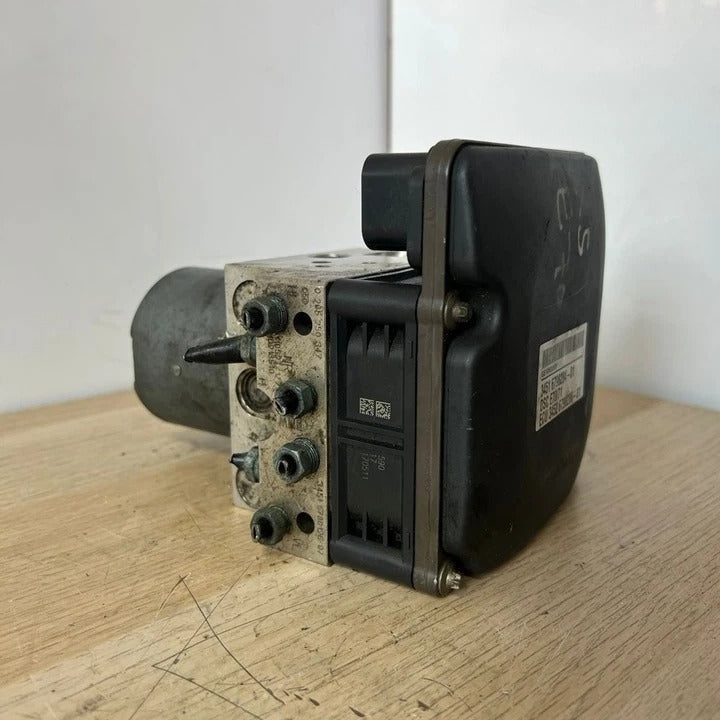2007–2014 BMW X5 E70 ABS Anti-Lock Brake Pump Control Module (6798284) – OEM