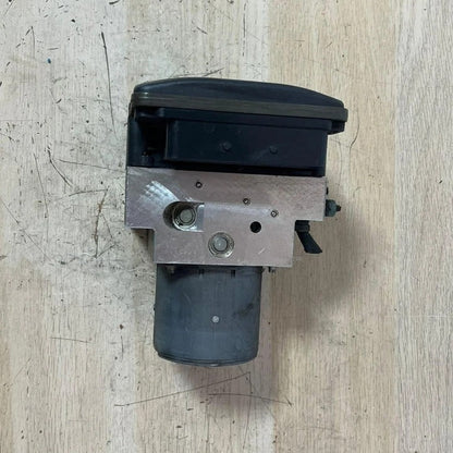 2007–2014 BMW X5 E70 ABS Anti-Lock Brake Pump Control Module (6798284) – OEM