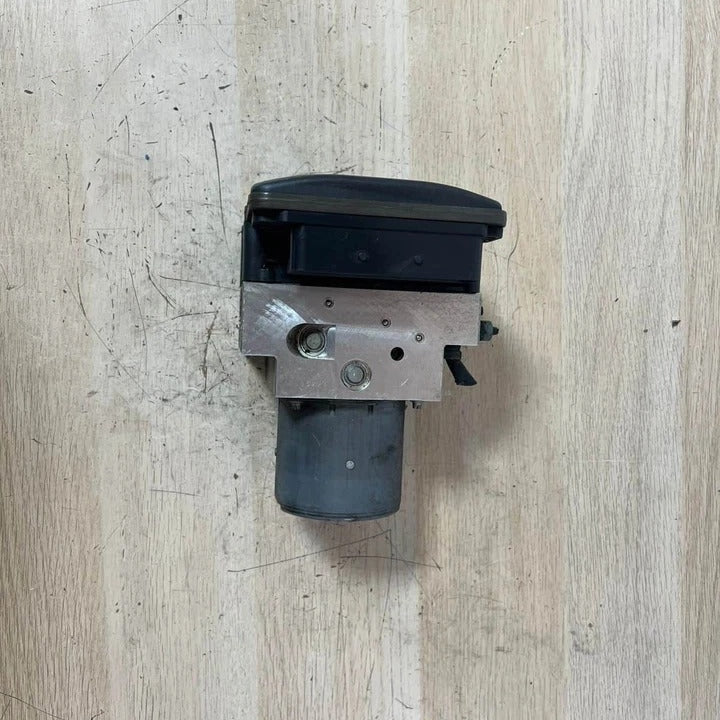 2007–2014 BMW X5 E70 ABS Anti-Lock Brake Pump Control Module (6798284) – OEM