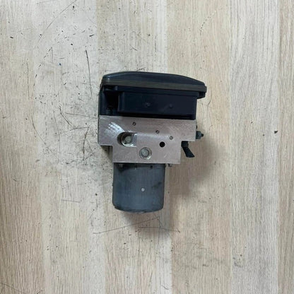 2007–2014 BMW X5 E70 ABS Anti-Lock Brake Pump Control Module (6798284) – OEM