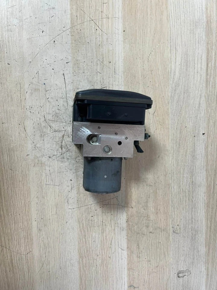 2007–2014 BMW X5 E70 ABS Anti-Lock Brake Pump Control Module (6798284) – OEM