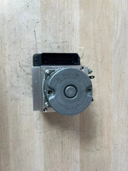 BMW 5 Series F10 Hybrid ABS DSC Hydraulic Block Pump ECU Module (6860157 / 6860154) – OEM