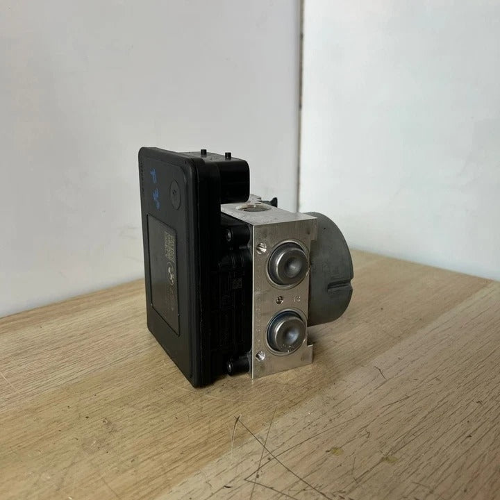 2016 BMW 1 Series F20 F21 2 Series F22 F87 M2 F30 320i ABS Pump Control Module (6881173) – OEM