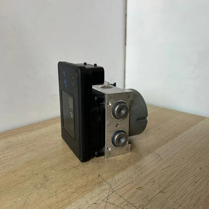 2016 BMW 1 Series F20 F21 2 Series F22 F87 M2 F30 320i ABS Pump Control Module (6881173) – OEM