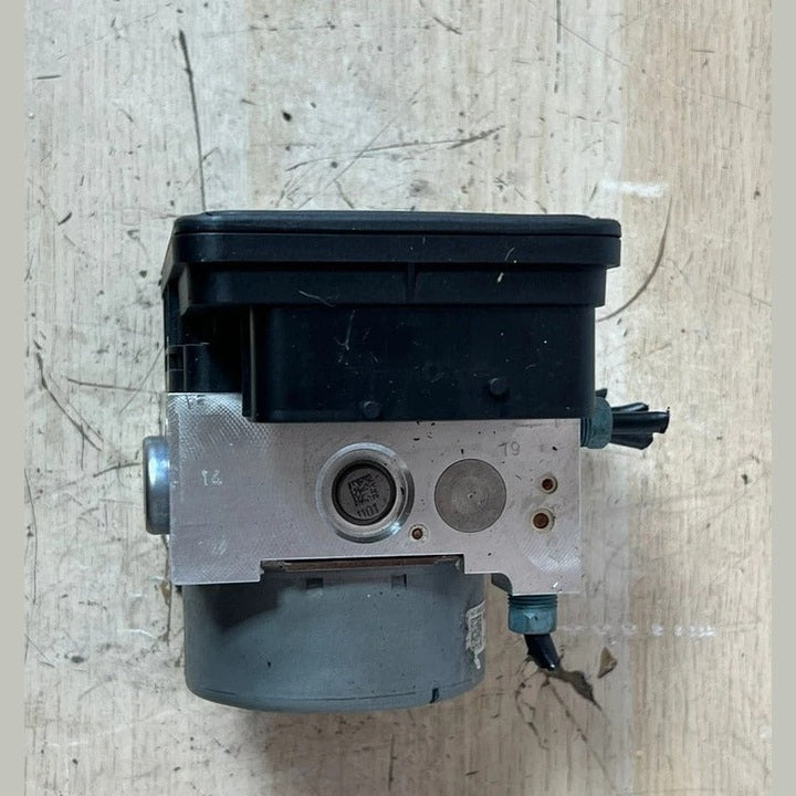 2016 BMW 1 Series F20 F21 2 Series F22 F87 M2 F30 320i ABS Pump Control Module (6881173) – OEM