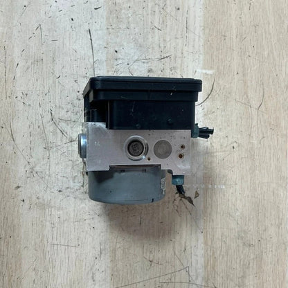 2016 BMW 1 Series F20 F21 2 Series F22 F87 M2 F30 320i ABS Pump Control Module (6881173) – OEM