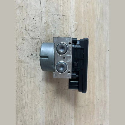 2016 BMW 1 Series F20 F21 2 Series F22 F87 M2 F30 320i ABS Pump Control Module (6881173) – OEM