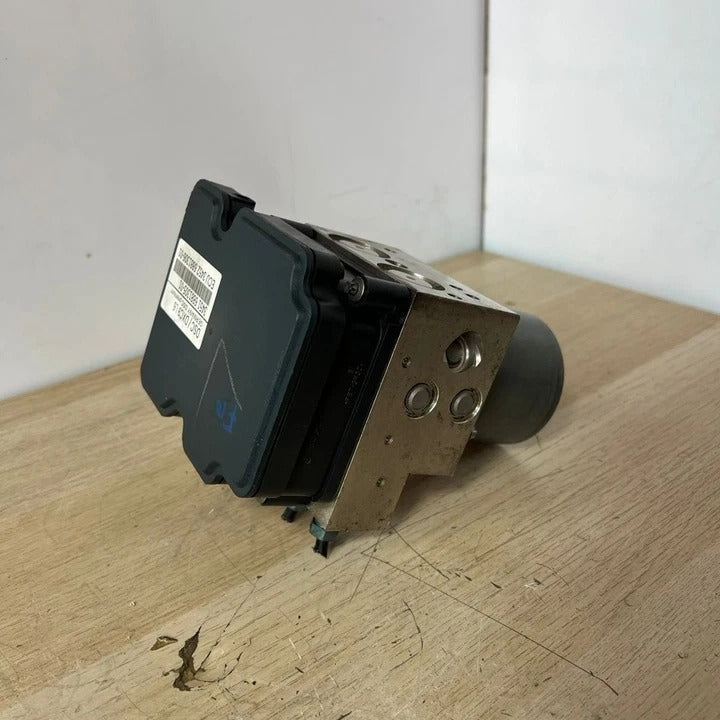 BMW 520d F11 Touring ABS ESP Hydraulic Block Control Unit (6881305) – OEM