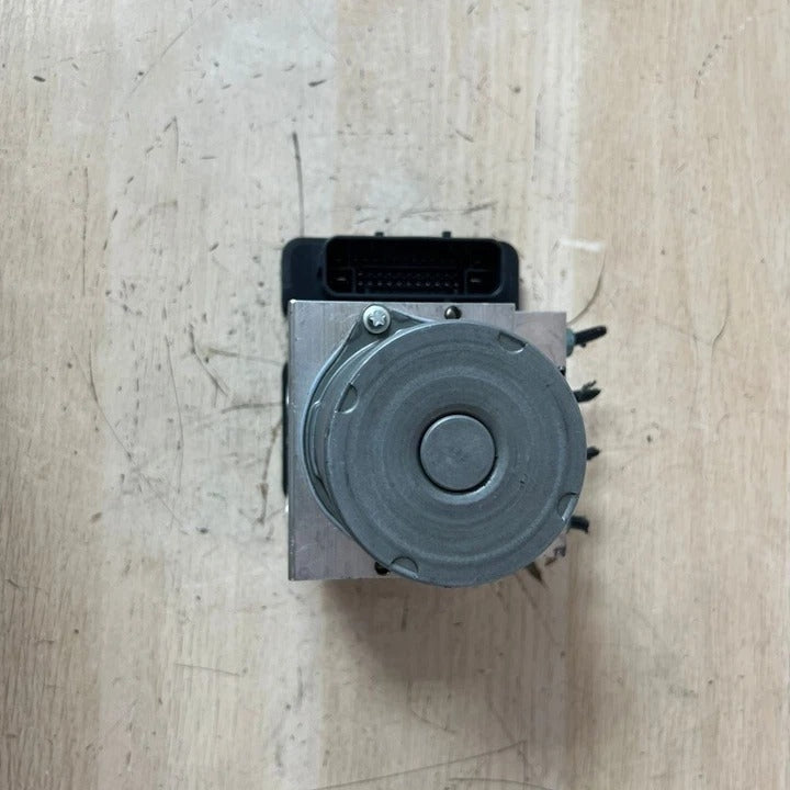BMW 520d F11 Touring ABS ESP Hydraulic Block Control Unit (6881305) – OEM