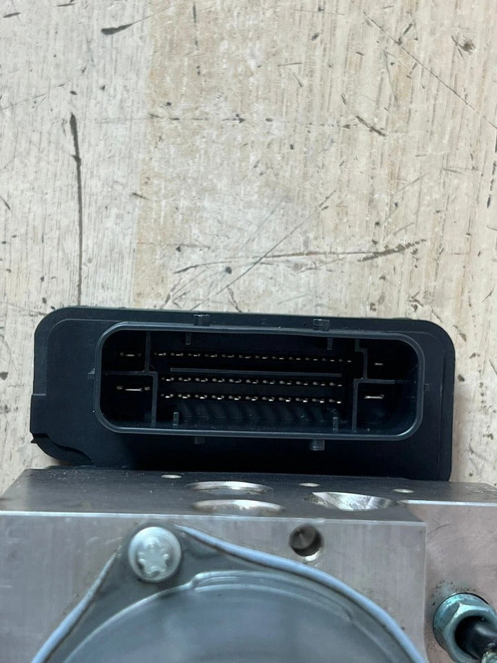BMW 520d F11 Touring ABS ESP Hydraulic Block Control Unit (6881305) – OEM