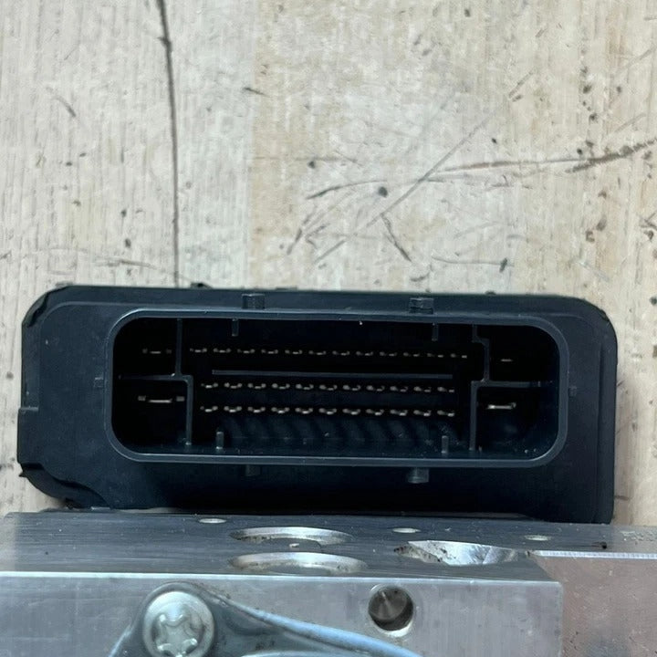 BMW 5 Series F10 F11 ABS Pump Module Control Unit Hydraulic Block DSC (6868339) – OEM