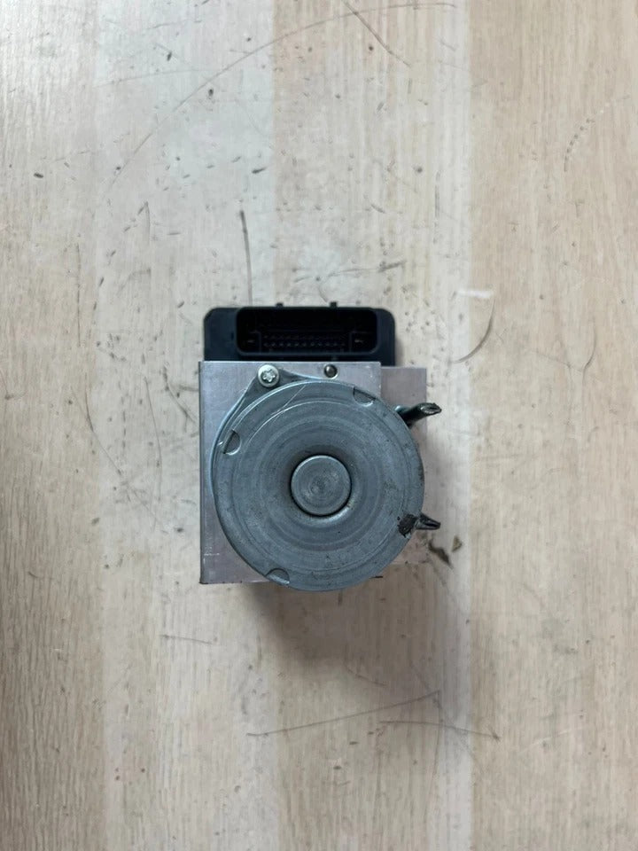 BMW 5 Series F10 F11 ABS Pump Module Control Unit Hydraulic Block DSC (6868339) – OEM