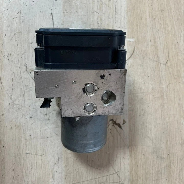 BMW 5 Series F10 F11 ABS Pump Module Control Unit Hydraulic Block DSC (6868339) – OEM