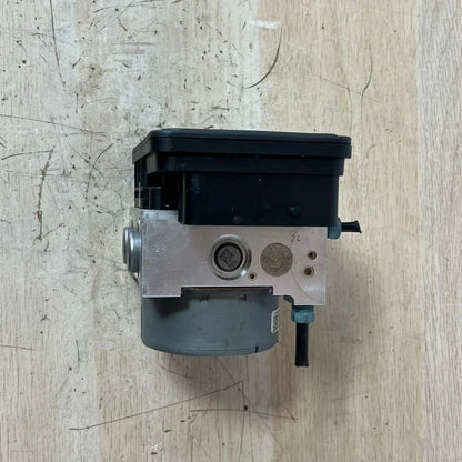 2015–2019 BMW 328i M4 F30 ABS Anti-Lock Brake Pump Module (6871110) – OEM