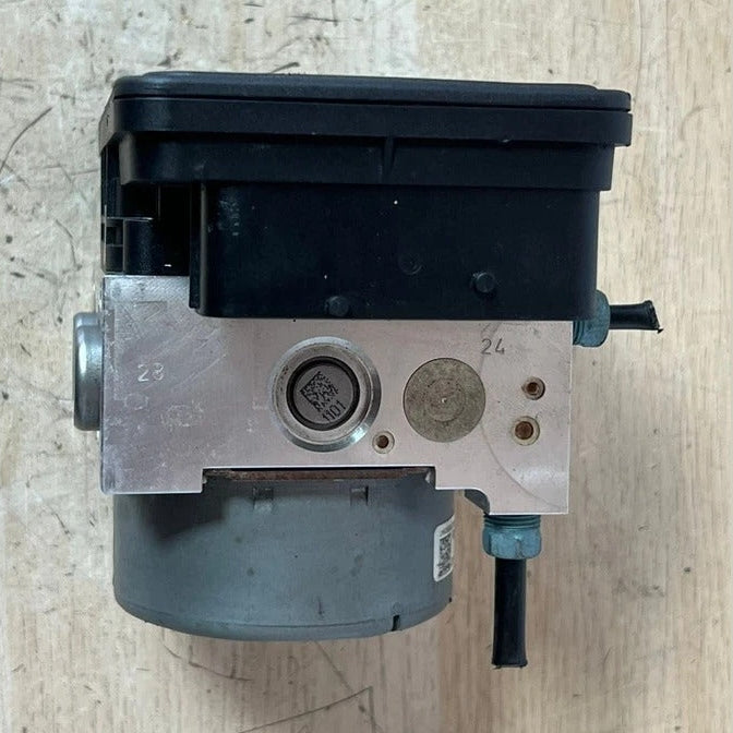 2015–2019 BMW 328i M4 F30 ABS Anti-Lock Brake Pump Module (6871110) – OEM