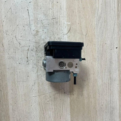 2015–2019 BMW 328i M4 F30 ABS Anti-Lock Brake Pump Module (6871110) – OEM