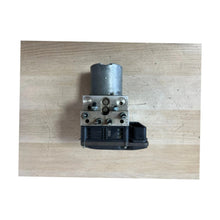 BMW 5 Series F10 F11 2.0D DSC ABS Pump Control Module Hydraulic Block Bosch (6851374) – OEM