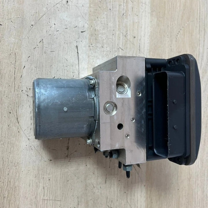 BMW 5 Series F10 F11 2.0D DSC ABS Pump Control Module Hydraulic Block Bosch (6851374) – OEM