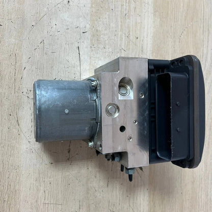 BMW 5 Series F10 F11 2.0D DSC ABS Pump Control Module Hydraulic Block Bosch (6851374) – OEM