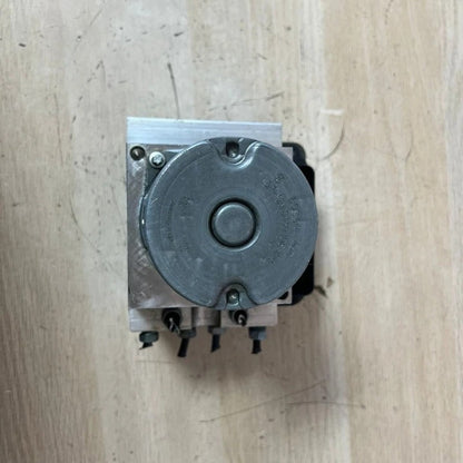 BMW 5 Series F10 F11 2.0D DSC ABS Pump Control Module Hydraulic Block Bosch (6851374) – OEM