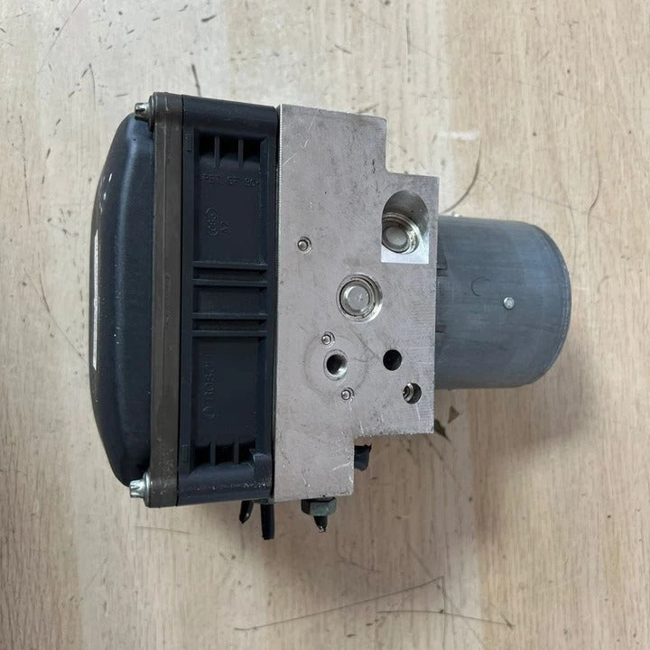 BMW 5 Series F10 F11 2.0D DSC ABS Pump Control Module Hydraulic Block Bosch (6851374) – OEM
