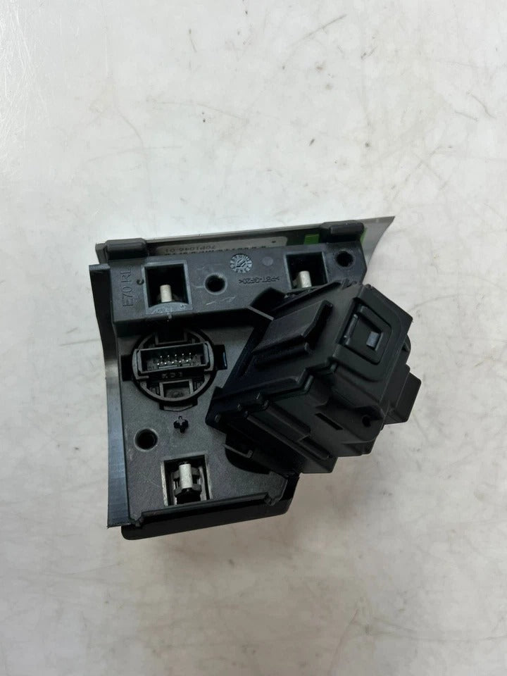 2007–2013 BMW X5 E70 N57 Engine Control Unit ECU Set DDE + CAS3 + 1 Key (8517015) – OEM
