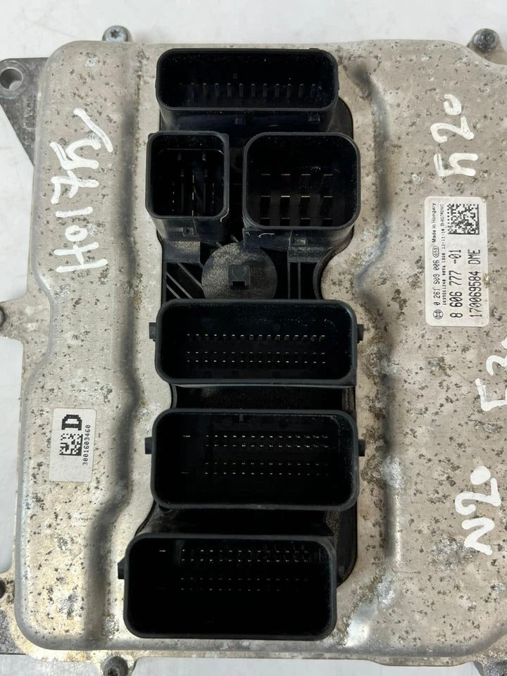 2015 BMW N20 F30 520i Engine Control Unit ECU Set DME + FEM + 1 Key (8606777) – OEM