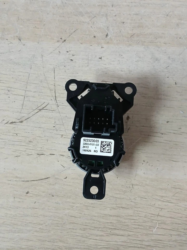 2012–2013 BMW 520i F10 N20 Engine Control Unit ECU Set DME + CAS + Key (7644747) – OEM