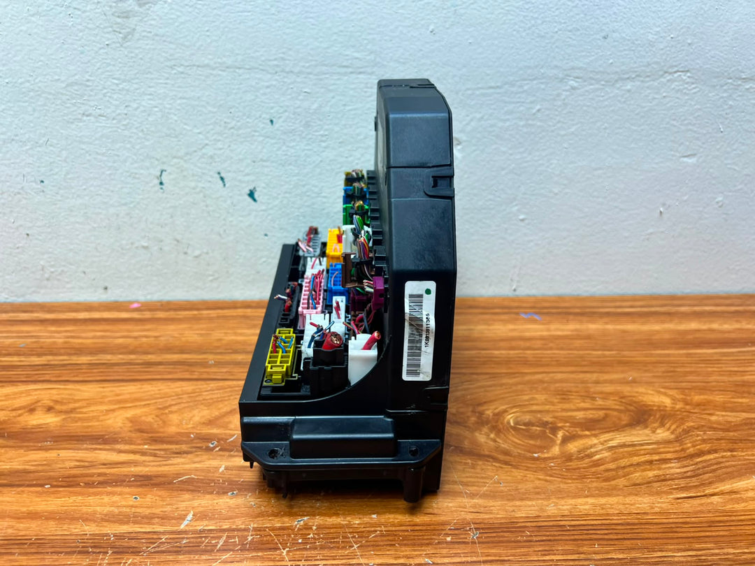 Mercedes-Benz W212 W204 Front SAM Module Relay Fuse Box A2045455501 OEM