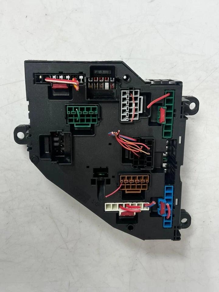 2010–2016 BMW F10 F11 F18 F13 F01 F02 F03 Rear Power Distribution Fuse Box (9264923) – OEM