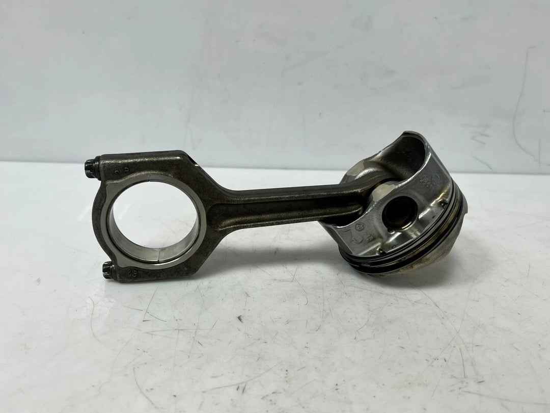 2015 BMW X3 F25 Engine Piston with Connecting Rod (8617083) – OEM