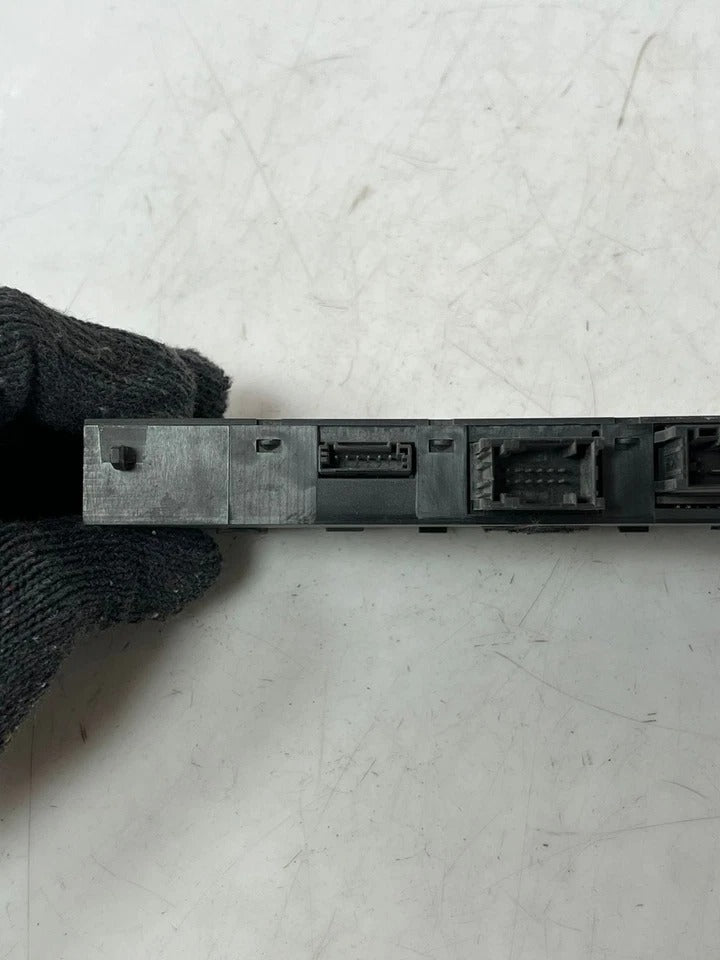 2003–2009 BMW 525i E60 E61 Seat Heating Switch Module (6944965) – OEM