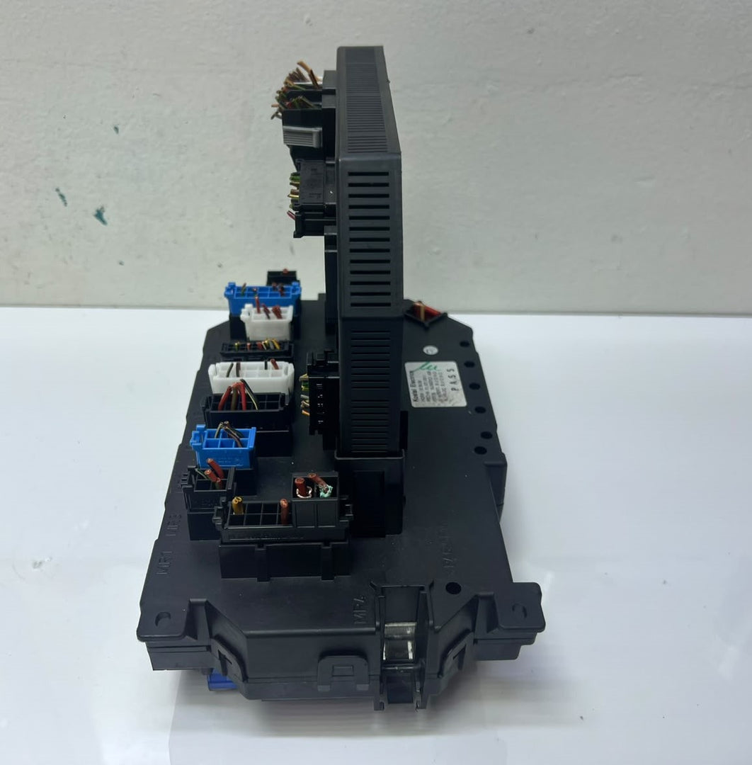 2007-2013 Mercedes W221 S-Class Front Fuse Relay Box SAM Control A2219007202 OEM