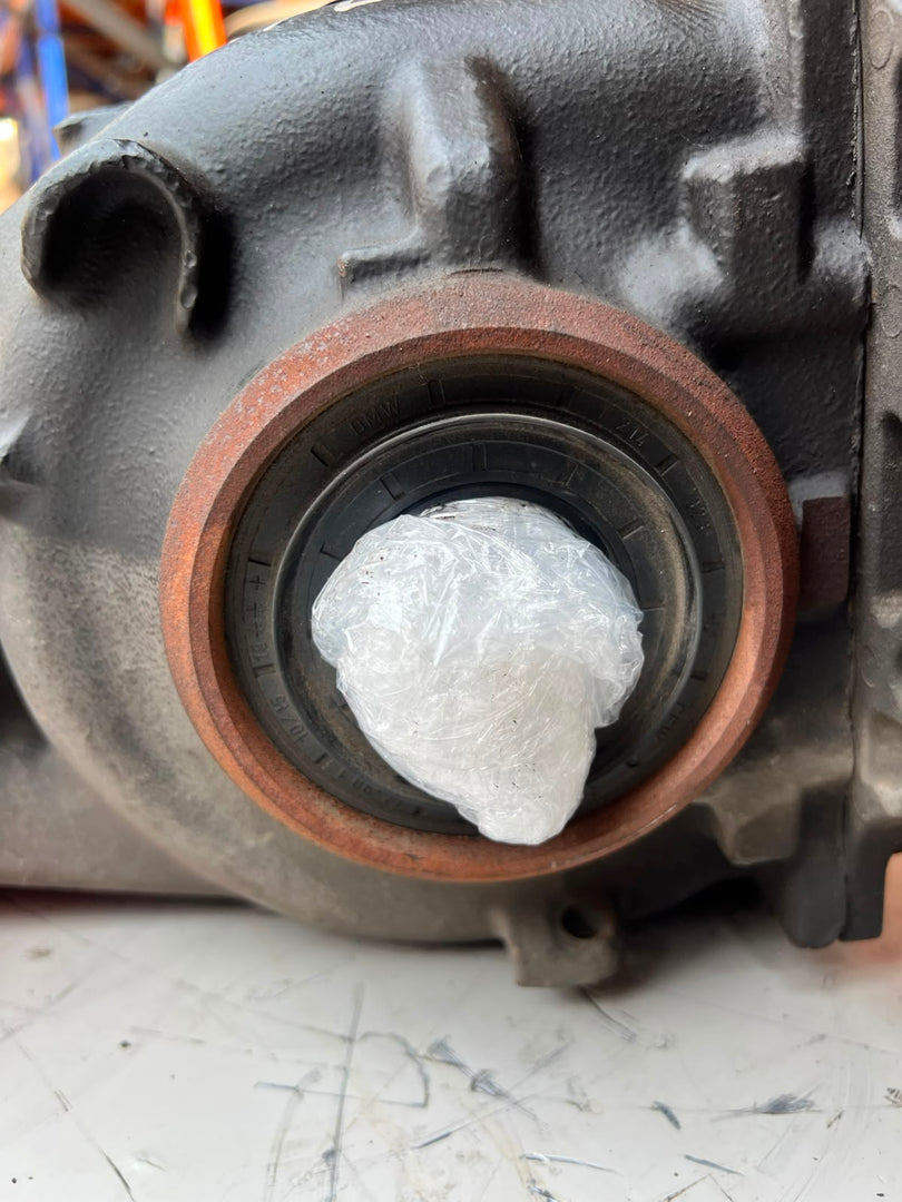 2011–2016 BMW F30 328i xDrive AWD Rear Axle Differential 3.15 Ratio (7612166) – OEM